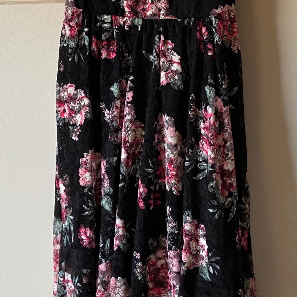 Dress - Picture 2 of 3